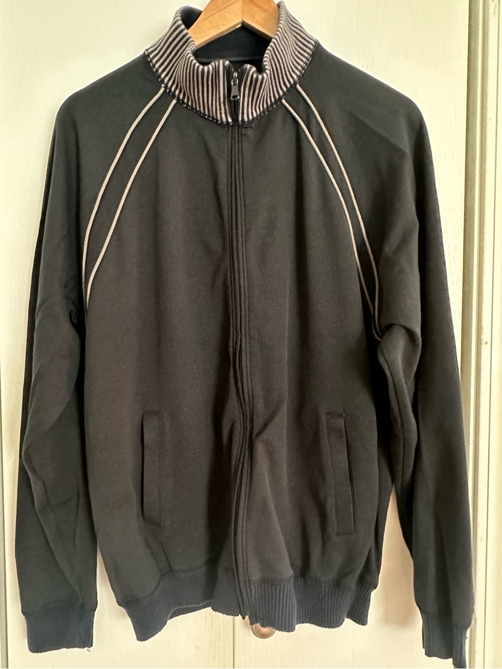 Norm Thompson Full Zip Sweatshirt